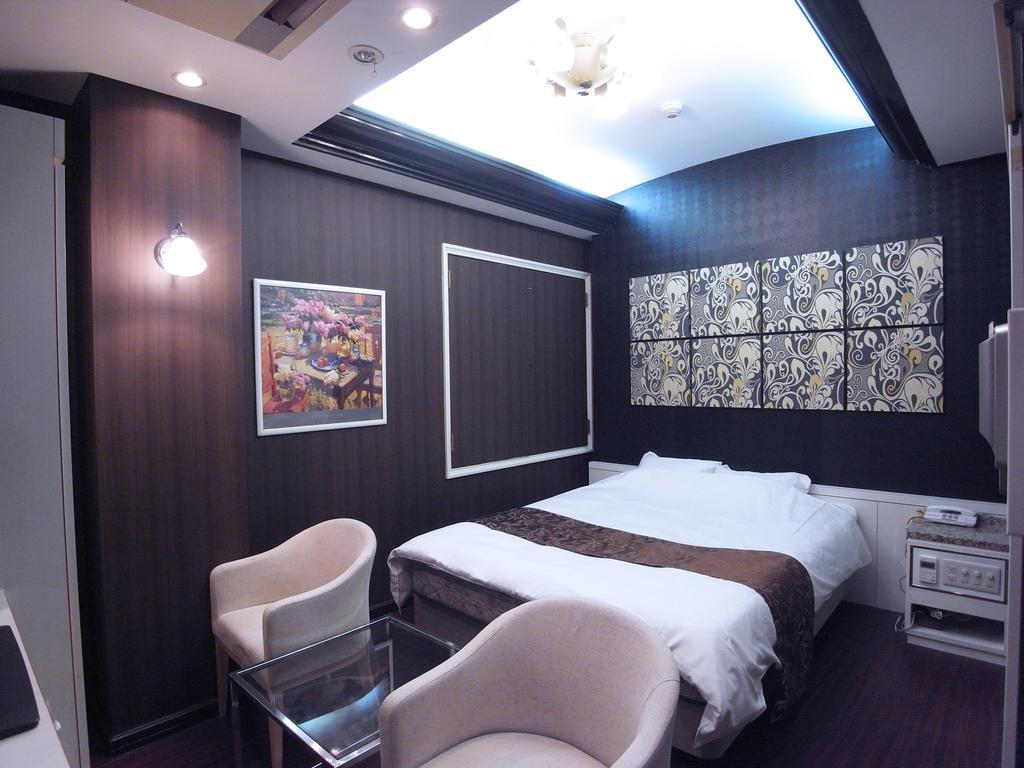 ホテル カルネヴァール 男塾ホテルグループ (Adults Only) Himeji Exterior foto